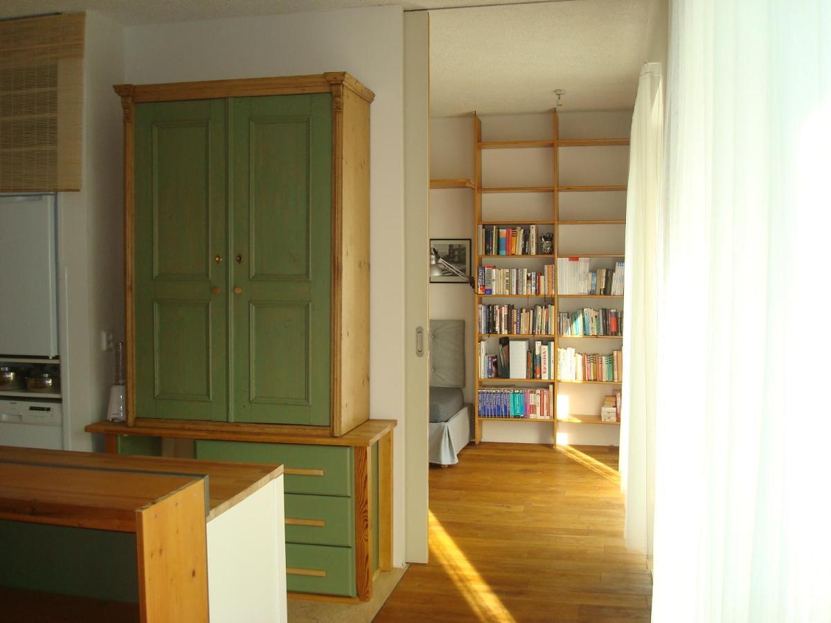 Pod Velkou Amerikou Apartment
