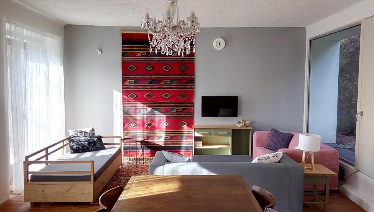 Pod Velkou Amerikou Apartment